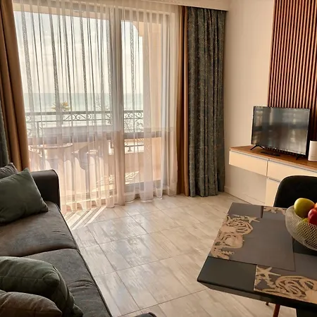 Onyx Deluxe First Line Apartment