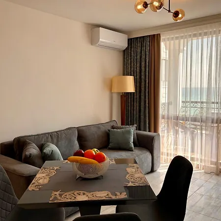 Onyx Deluxe First Line Apartment