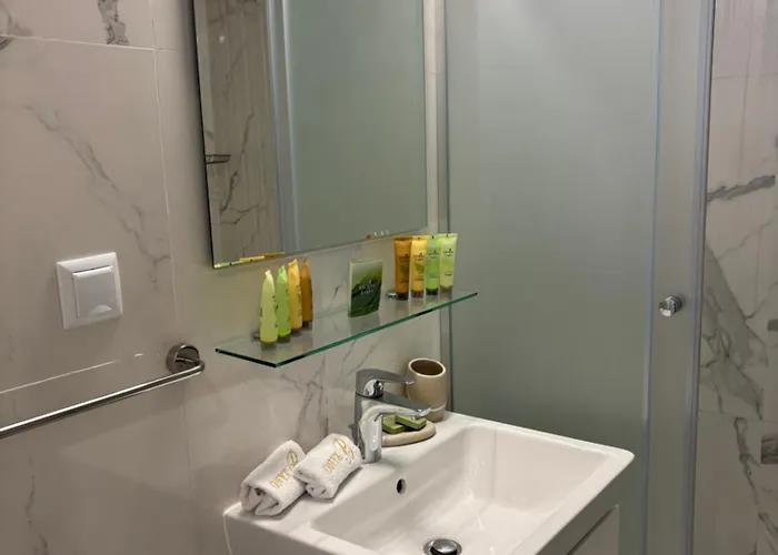 Onyx Deluxe First Line Апартамент *