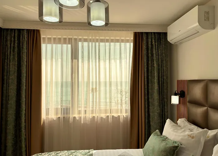 Апартамент Onyx Deluxe First Line Свети Влас